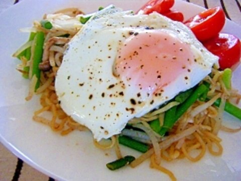 ニンニクの芽ともやしの焼きそば